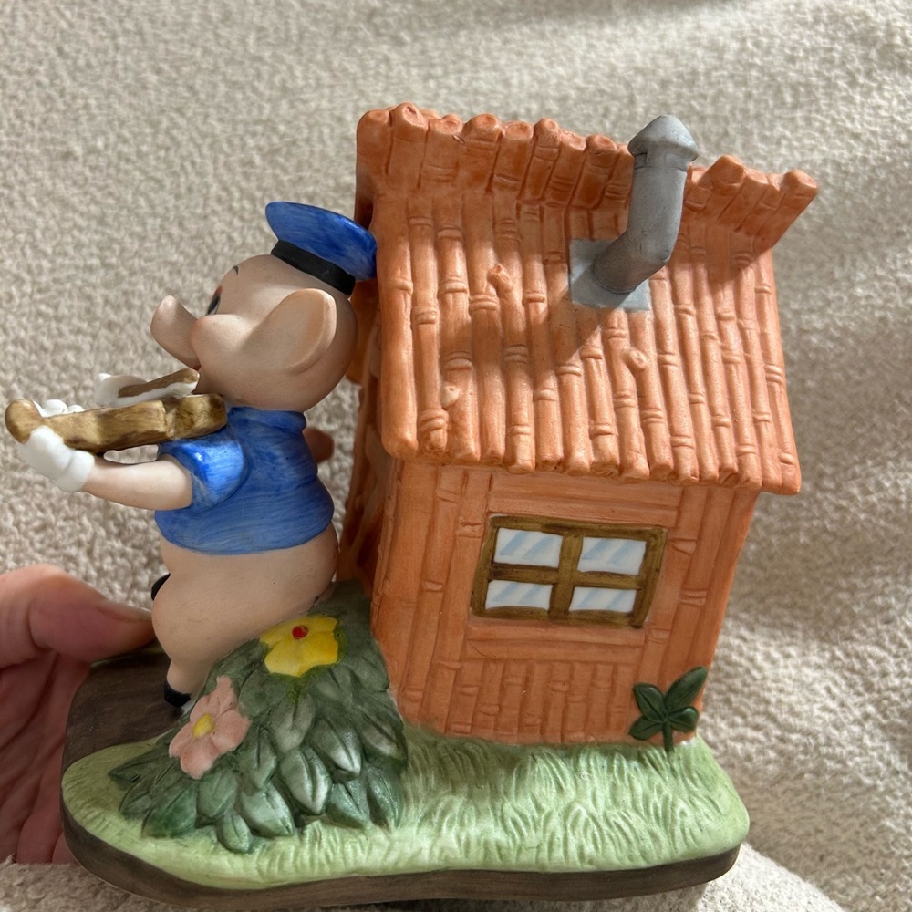 Walt Disney Production “ Three Little Pigs “
Musical Statue